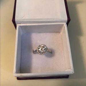 SOLD Moissanite 1.87 ct VSI off white size 7